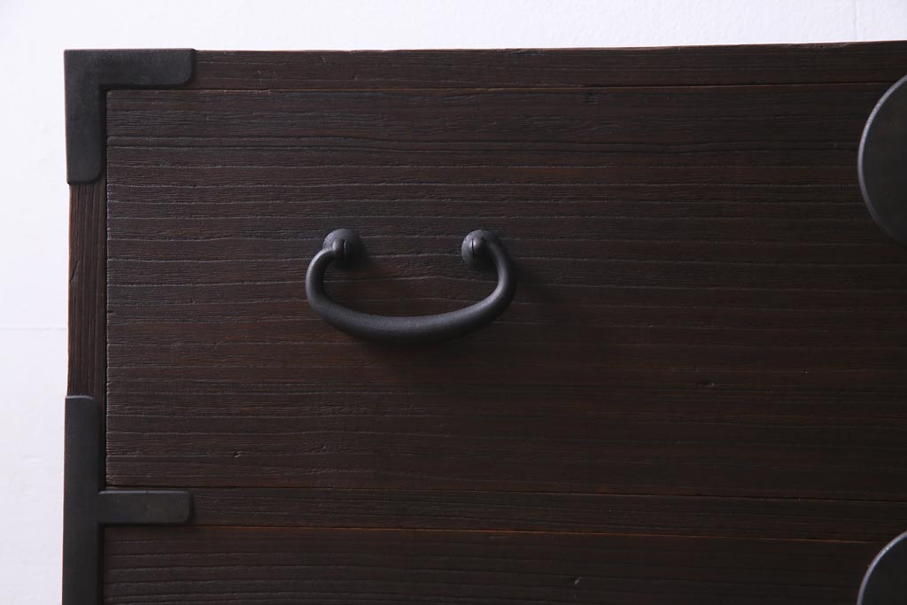 アンティーク家具　和製アンティーク　柔らかな木肌が味のある総桐材製の重ね箪笥(時代箪笥、衣装箪笥、桐箪笥、桐たんす)