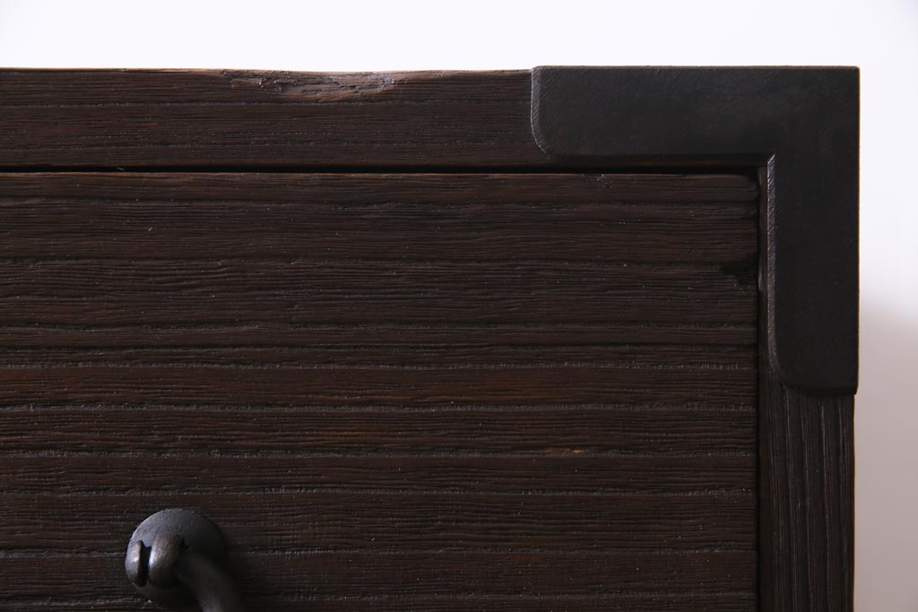 アンティーク家具　和製アンティーク　柔らかな木肌が味のある総桐材製の重ね箪笥(時代箪笥、衣装箪笥、桐箪笥、桐たんす)