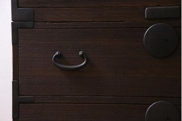 アンティーク家具　和製アンティーク　柔らかな木肌が味のある総桐材製の重ね箪笥(時代箪笥、衣装箪笥、桐箪笥、桐たんす)