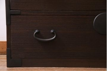 アンティーク家具　和製アンティーク　柔らかな木肌が味のある総桐材製の重ね箪笥(時代箪笥、衣装箪笥、桐箪笥、桐たんす)