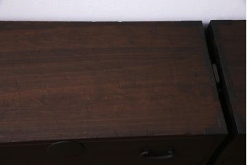 アンティーク家具　和製アンティーク　柔らかな木肌が味のある総桐材製の重ね箪笥(時代箪笥、衣装箪笥、桐箪笥、桐たんす)