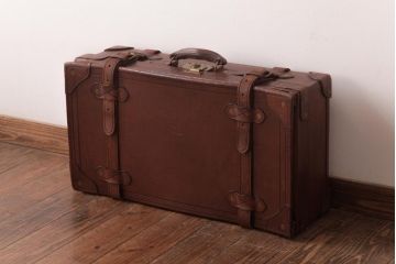 和製ビンテージ　本革　ヴィンテージスタイルを盛り上げる古い趣のトランク(収納、ディスプレイ)