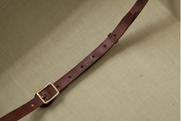 和製ビンテージ　本革　ヴィンテージスタイルを盛り上げる古い趣のトランク(収納、ディスプレイ)