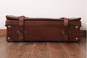 和製ビンテージ　本革　ヴィンテージスタイルを盛り上げる古い趣のトランク(収納、ディスプレイ)