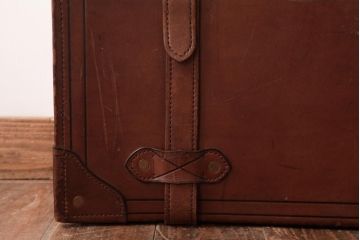 アンティーク雑貨　和製ビンテージ　本革　ヴィンテージスタイルを盛り上げる古い趣のトランク(収納、ディスプレイ)