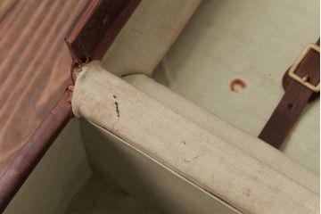 アンティーク雑貨　和製ビンテージ　本革　ヴィンテージスタイルを盛り上げる古い趣のトランク(収納、ディスプレイ)