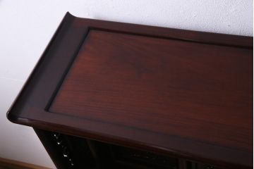 ビンテージ家具　昭和中期　花梨材　松竹梅の図　赤みがかった艶が美しい茶棚(飾り棚、飾棚、カリン材)