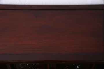 ビンテージ家具　昭和中期　花梨材　松竹梅の図　赤みがかった艶が美しい茶棚(飾り棚、飾棚、カリン材)