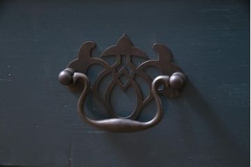 フランス　アンティーク家具　ペイント　シャビーシックな佇まいがお洒落なワードローブ(収納棚)
