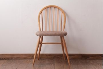 ヴィンテージ家具　イギリスビンテージ　ERCOL(アーコール)　フープバック　布張り座面のウィンザーチェア(ダイニングチェア、ワークチェア、椅子、ウインザーチェア)