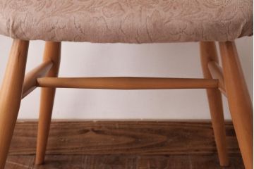 ヴィンテージ家具　イギリスビンテージ　ERCOL(アーコール)　フープバック　布張り座面のウィンザーチェア(ダイニングチェア、ワークチェア、椅子、ウインザーチェア)