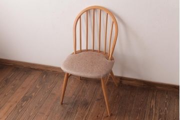 ヴィンテージ家具　イギリスビンテージ　ERCOL(アーコール)　フープバック　布張り座面のウィンザーチェア(ダイニングチェア、ワークチェア、椅子、ウインザーチェア)(1)