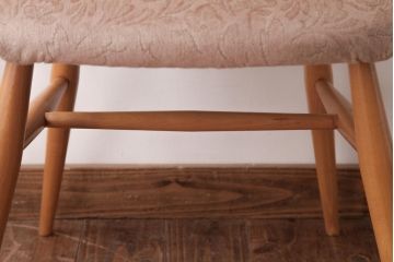 ヴィンテージ家具　イギリスビンテージ　ERCOL(アーコール)　フープバック　布張り座面のウィンザーチェア(ダイニングチェア、ワークチェア、椅子、ウインザーチェア)(1)