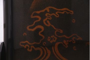 中古　伝統工芸　白峯作　漆塗り　鎗金・沈金蒔絵　山水図の衝立(パーテーション)