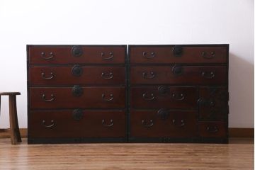 アンティーク家具　和製　前板ケヤキ材　マットなペイントがモダンな印象与える合わせ一間仙台箪笥(夫婦箪笥、衣装箪笥)