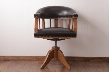 アンティーク家具　ナラ材　黒いレザーと木色のコントラストがお洒落なドクターチェア(回転椅子、アームチェア)