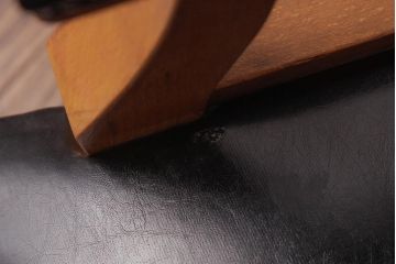 アンティーク家具　ナラ材　黒いレザーと木色のコントラストがお洒落なドクターチェア(回転椅子、アームチェア)
