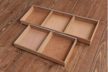 レトロ家具　ペイント家具　淡いカラーがレトロな雰囲気醸し出す小引き出し(サイドチェスト、チェスト)