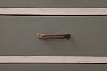 レトロ家具　ペイント家具　淡いカラーがレトロな雰囲気醸し出す小引き出し(サイドチェスト、チェスト)