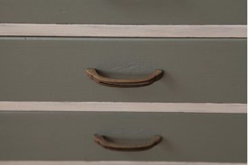 レトロ家具　ペイント家具　淡いカラーがレトロな雰囲気醸し出す小引き出し(サイドチェスト、チェスト)