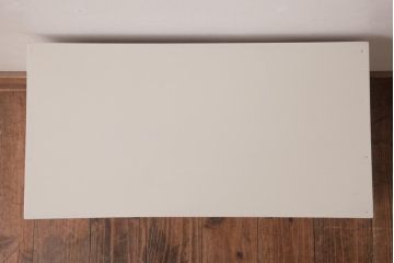 レトロ家具　モールガラス入り　小振り　アンティークペイントがお洒落な収納棚(戸棚)