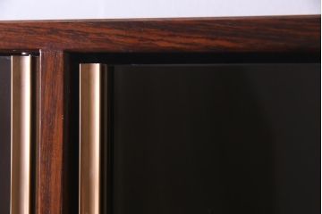 ビンテージ家具　ローズウッド材　シンプルで高級感のある重ねキャビネット(食器棚、飾り棚、収納棚)