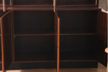 ビンテージ家具　ローズウッド材　シンプルで高級感のある重ねキャビネット(食器棚、飾り棚、収納棚)