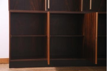 ビンテージ家具　ローズウッド材　シンプルで高級感のある重ねキャビネット(食器棚、飾り棚、収納棚)