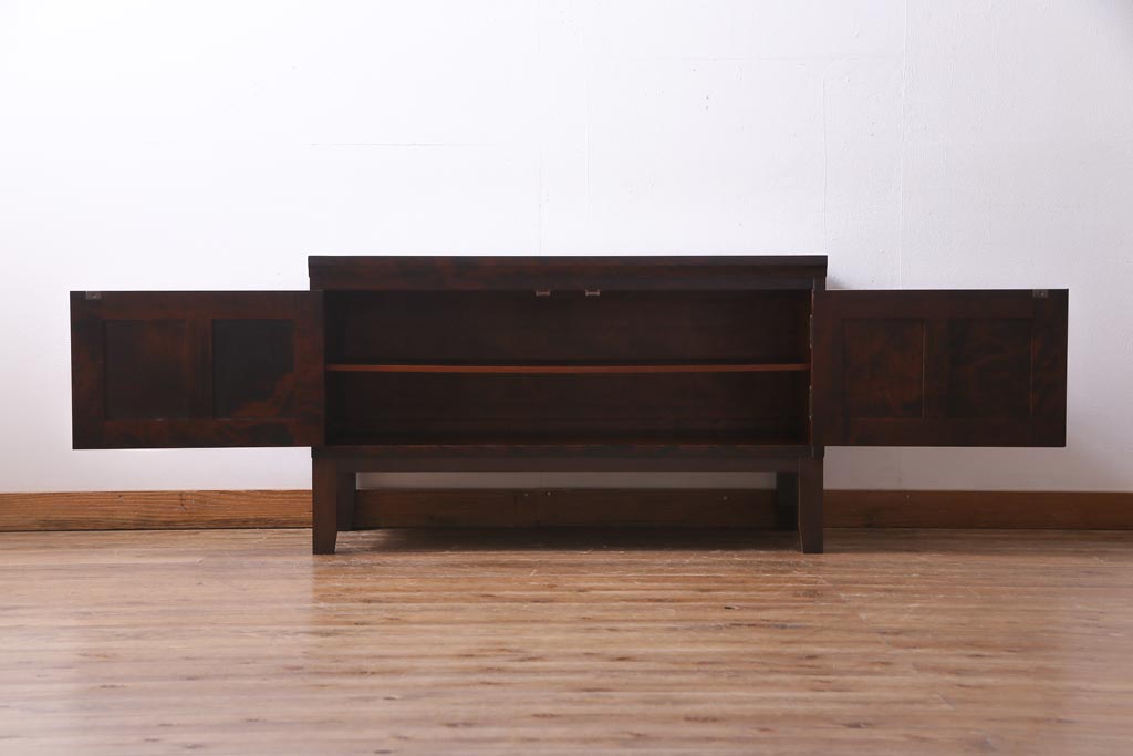 当店リメイク家具　北海道民芸家具　シックでレトロな脚付リビングボード(ローボード、テレビ台、収納棚)