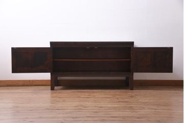 当店リメイク家具　北海道民芸家具　シックでレトロな脚付リビングボード(ローボード、テレビ台、収納棚)