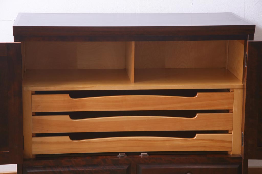 当店リメイク家具　北海道民芸家具　落ち着きのある佇まいの2WAYサイドボード(衣装箪笥、収納棚)