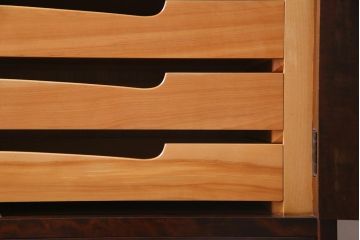 当店リメイク家具　北海道民芸家具　落ち着きのある佇まいの2WAYサイドボード(衣装箪笥、収納棚)