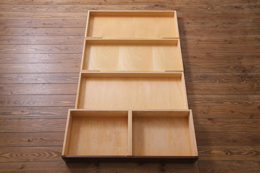 当店リメイク家具　北海道民芸家具　落ち着きのある佇まいの2WAYサイドボード(衣装箪笥、収納棚)