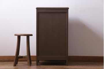 ビンテージ家具　神戸洋家具　緻密な彫刻が目を引くサイドチェスト(ドロワー、引き出し)