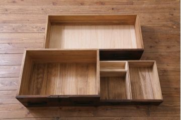 アンティーク家具　リメイク　ヒノキ材　かくし付き　無骨な雰囲気の金具がカッコイイ時代箪笥チェスト(リビングボード、テレビ台)