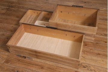 アンティーク家具　リメイク　ヒノキ材　かくし付き　無骨な雰囲気の金具がカッコイイ時代箪笥チェスト(リビングボード、テレビ台)