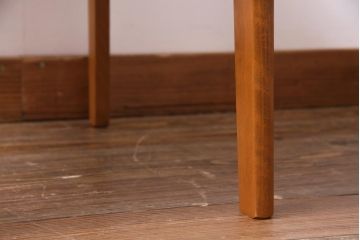 北欧家具　ビンテージ家具　チーク材　木のぬくもりと品のある佇まいが魅力的なダイニングチェア(椅子)