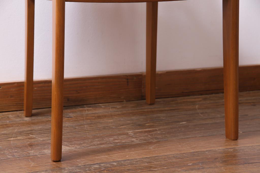 北欧家具 ビンテージ家具　チーク材　木のぬくもりと品のある佇まいが魅力的なダイニングチェア(椅子)(1)