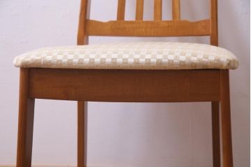 北欧家具  ビンテージ家具　チーク材　木のぬくもりと品のある佇まいが魅力的なダイニングチェア(椅子)(3)