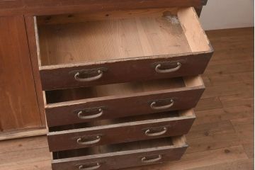 和製アンティーク　明治期　前面ケヤキ材・サクラ材　古い木の温もりを感じる重ね水屋箪笥・重ね(収納棚、戸棚、ローボード)(R-036279)