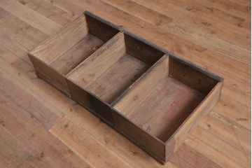 アンティーク家具　前面ケヤキ材・ヒノキ材　四尺水屋箪笥(R-036280)