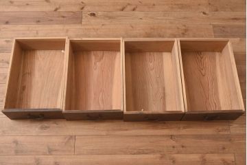 アンティーク家具　明治期　丸桟　銅金具　上手物の近江水屋箪笥(収納棚、重ね箪笥)(R-036285)