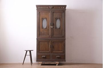 レトロ家具　昭和中期　カバ材　戸棚(収納棚、キャビネット、サイドボード、店舗什器)(R-036286)