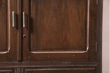 レトロ家具　昭和中期　カバ材　戸棚(収納棚、キャビネット、サイドボード、店舗什器)(R-036286)