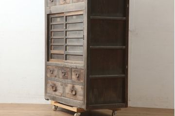 アンティーク家具　明治期　ヒノキ材　一本物　三尺　年季の入った関西水屋箪笥(食器棚、戸棚、収納棚、サイドボード、キャビネット)(R-036287)