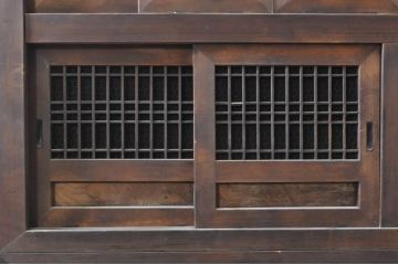 アンティーク家具　前面ケヤキ材・ヒノキ材　四尺水屋箪笥(戸棚、収納棚、食器棚、キャビネット、茶箪笥)(R-036292)