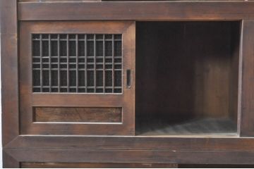 アンティーク家具　前面ケヤキ材・ヒノキ材　四尺水屋箪笥(戸棚、収納棚、食器棚、キャビネット、茶箪笥)(R-036292)