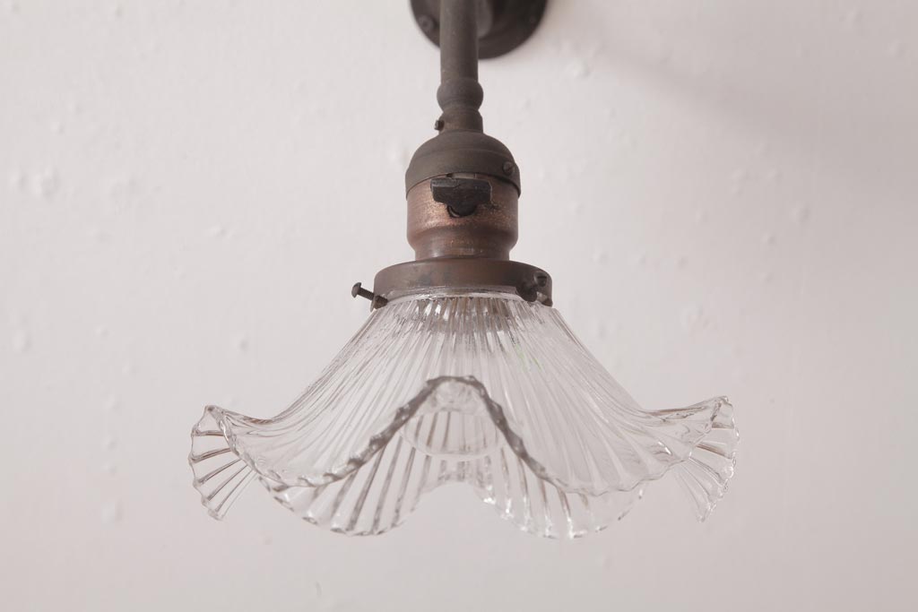 アンティーク照明　昭和初期　フリルシェードがおしゃれな西洋風のウォールランプ(壁付け照明)