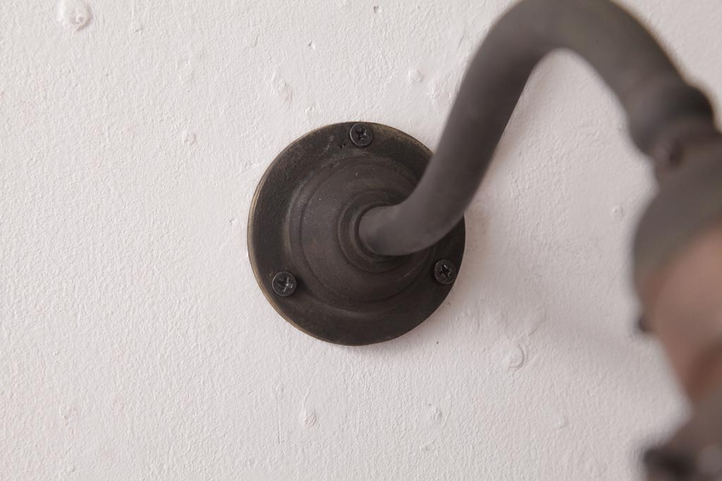 アンティーク照明　昭和初期　フリルシェードがおしゃれな西洋風のウォールランプ(壁付け照明)