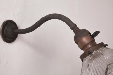 アンティーク照明　昭和初期　フリルシェードがおしゃれな西洋風のウォールランプ(壁付け照明)